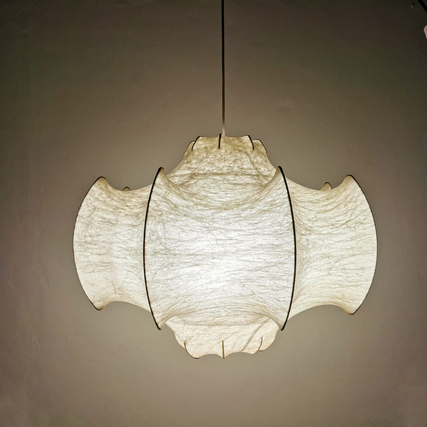 Lampadario cocoon Viscontea, Achille e Pier Giacomo Castiglioni per Flos 1960