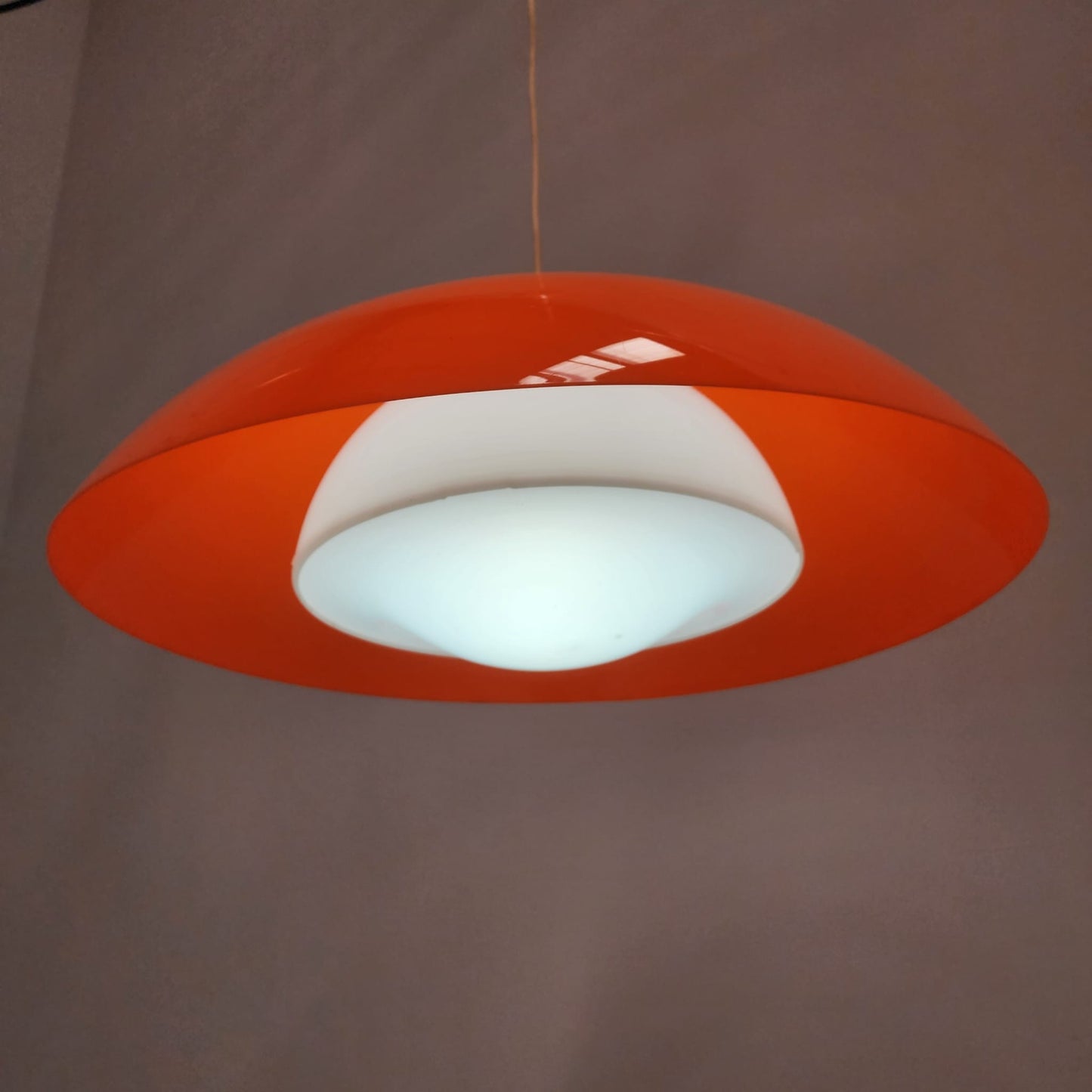 Lampadario Guzzini arancione space age anni 70