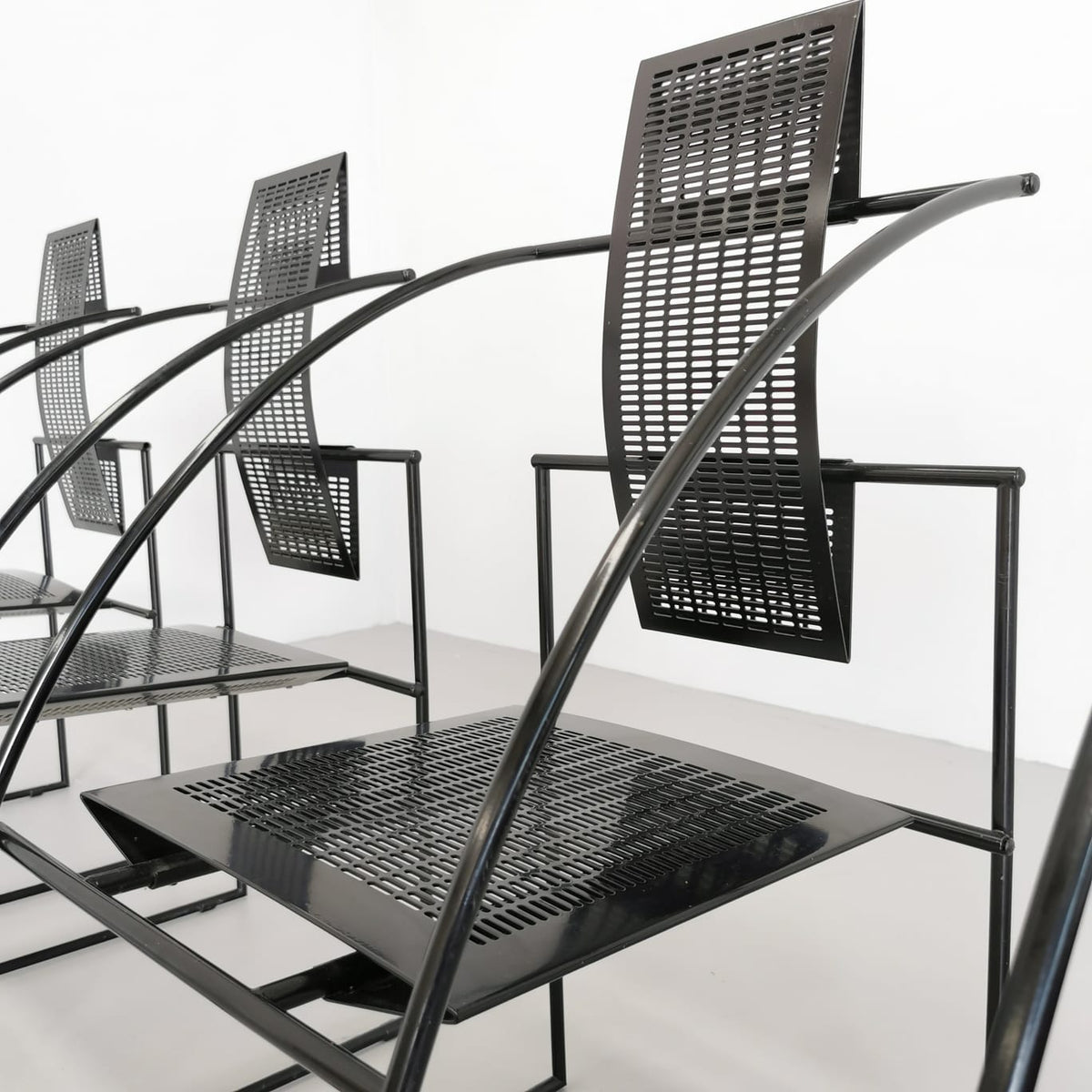 Set de 6 chaises modèle Quinta de Mario Botta pour Alias, années 1980.