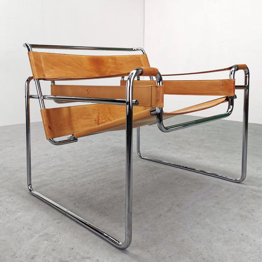 Poltrona Wassily B3 in cuoio naturale Marcel Breuer Produzione Knoll 1970's