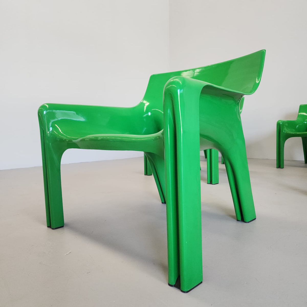 Fauteuil Vicario de Vico Magistretti pour Artemide, années 1970 (VERT)