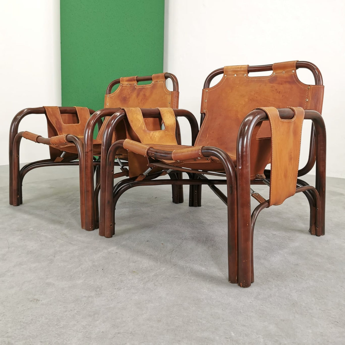 Paire de fauteuils en cuir et bambou Tito Agnoli pour Bonacina, années 1970