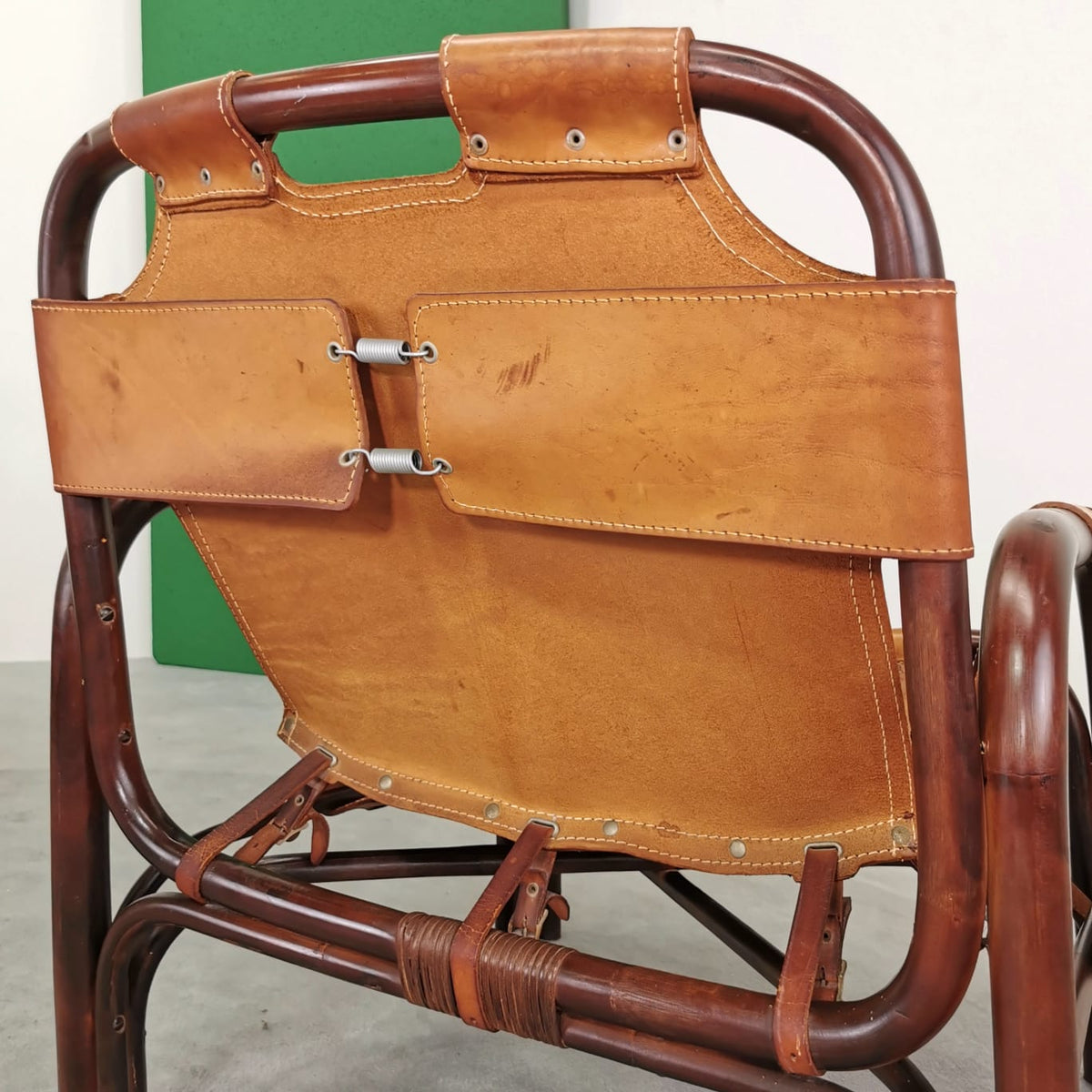 Paire de fauteuils en cuir et bambou Tito Agnoli pour Bonacina, années 1970
