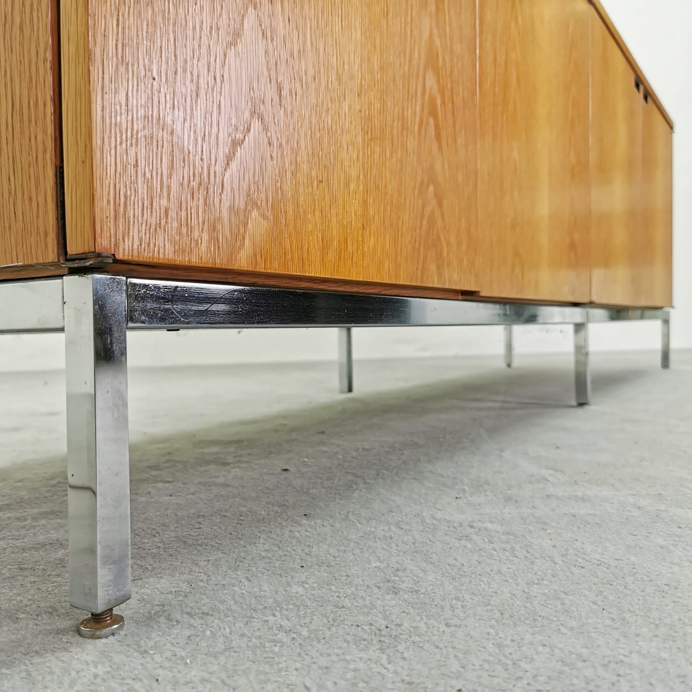 Sideboard in Rovere Florence Knoll per Knoll international 1961