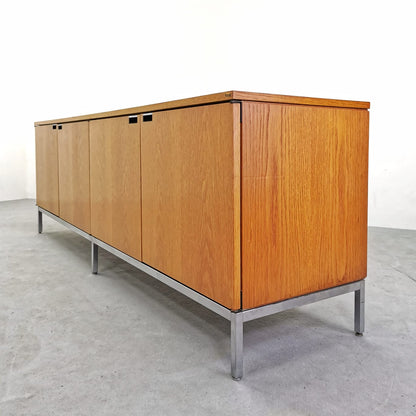Buffet en chêne de Florence Knoll pour Knoll International, 1961