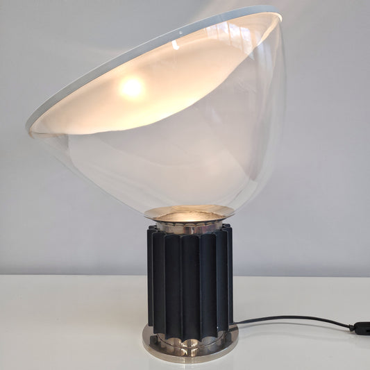 Lampada da tavolo mod Taccia Castiglioni per Flos 1960's