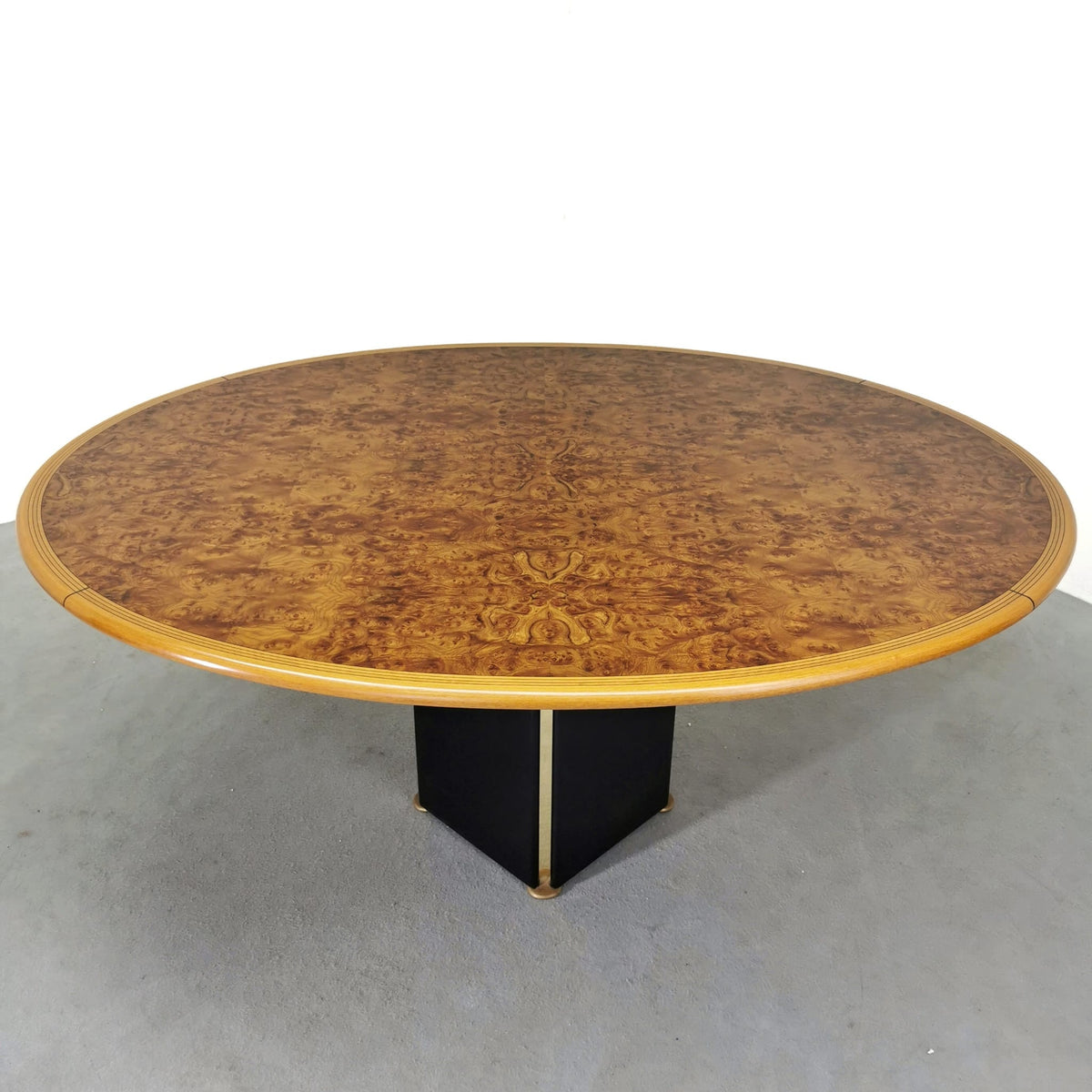 Table ovale Artona d’Afra et Tobia Scarpa pour Maxalto, années 1970