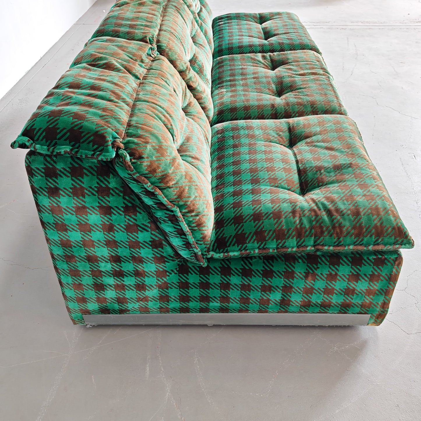 Divano Letto Daybed in velluto verde pied de poule vintage anni 70