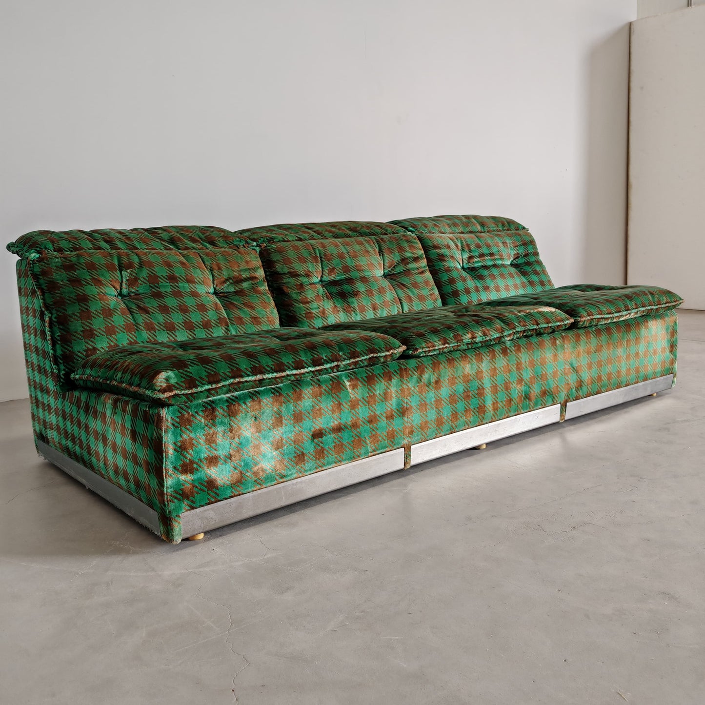 Divano Letto Daybed in velluto verde pied de poule vintage anni 70