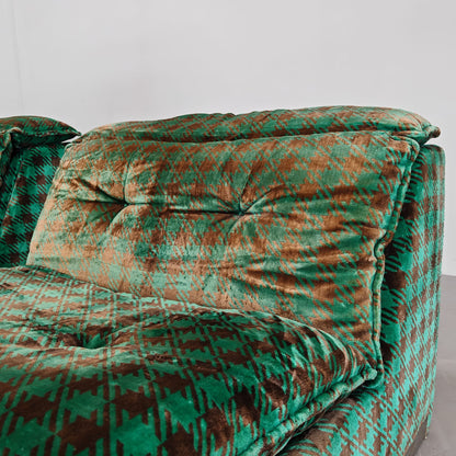Fauteuils verts en damier