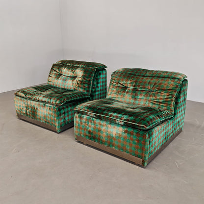 Fauteuils verts en damier
