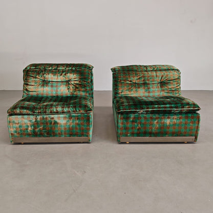 Fauteuils verts en damier