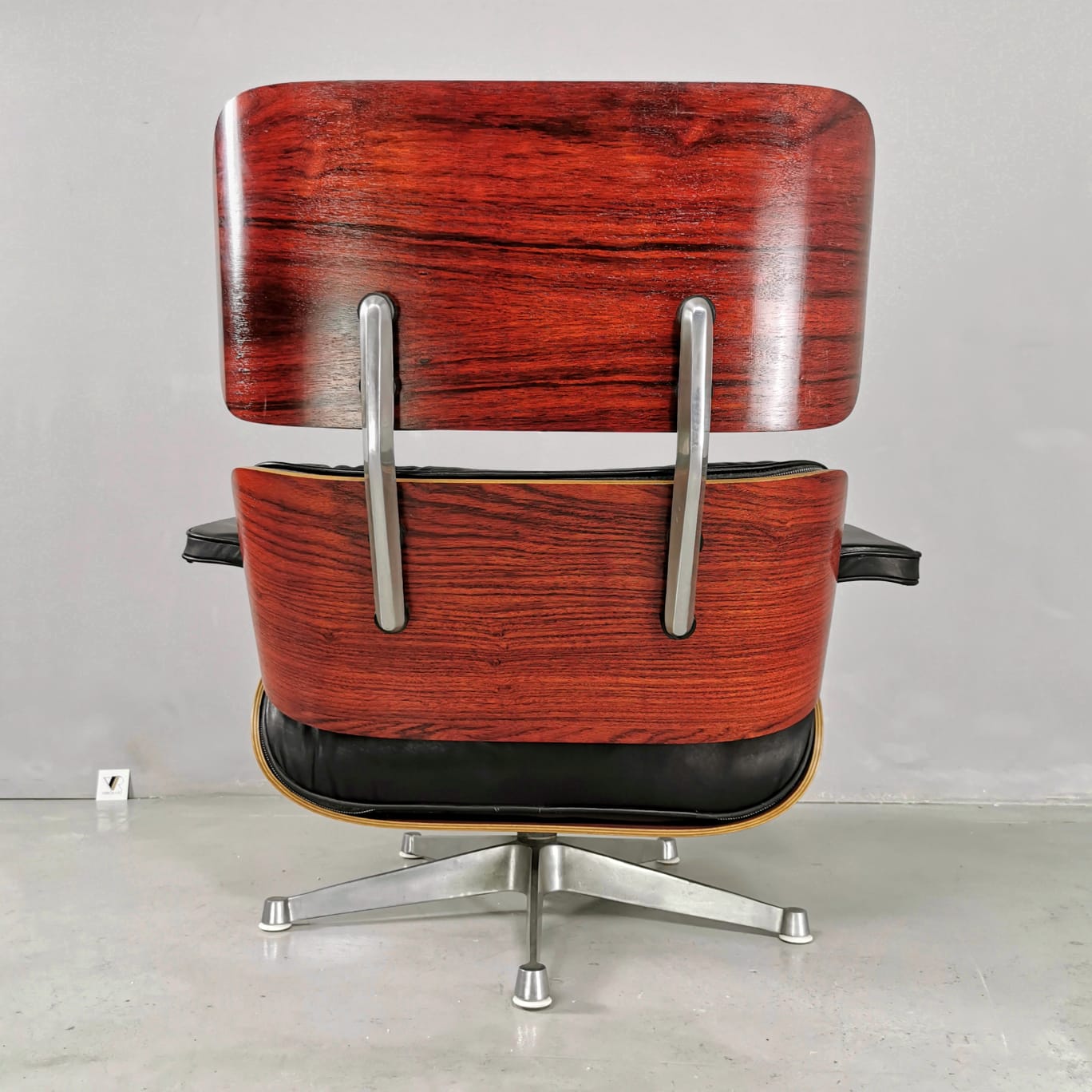 Poltrone Lounge Charles & Ray Eames per Herman Miller by ICF