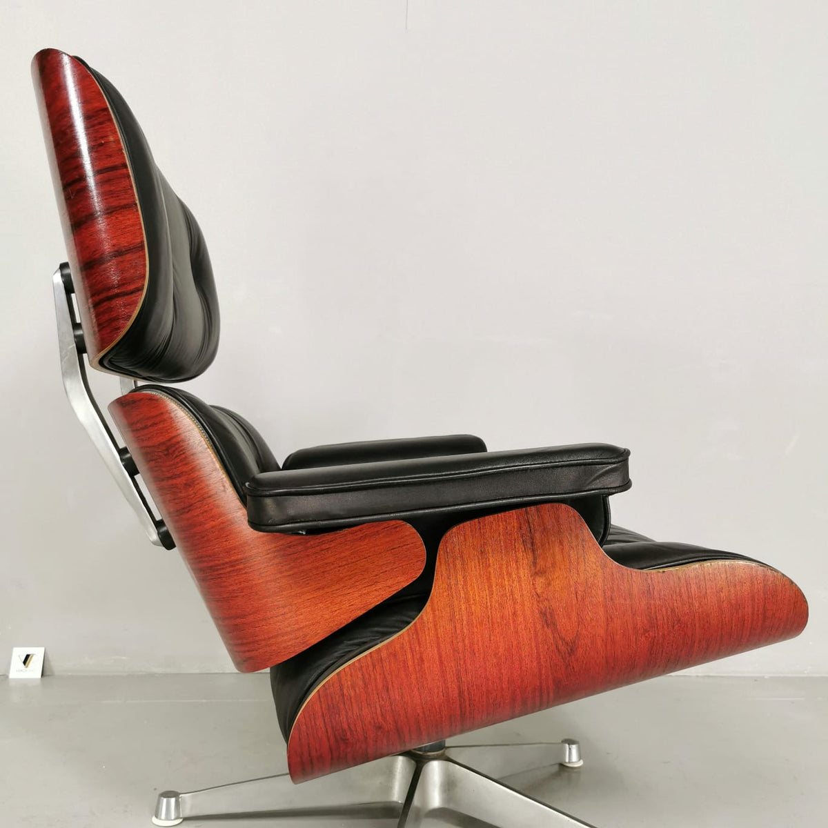 Poltrone Lounge Charles & Ray Eames per Herman Miller by ICF