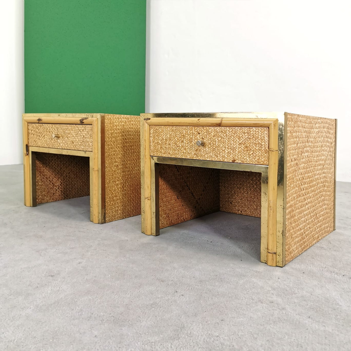 Tables de chevet vintage en bambou et laiton années 70