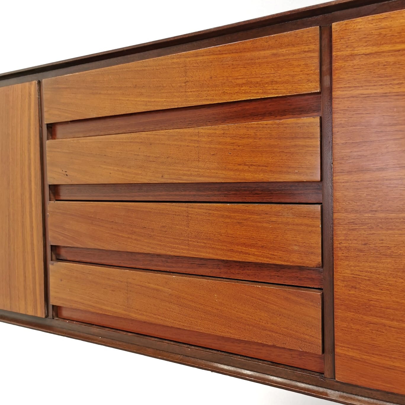 Sideboard Sospeso in teak Edmondo Palutari per Vittorio Dassi 1950's