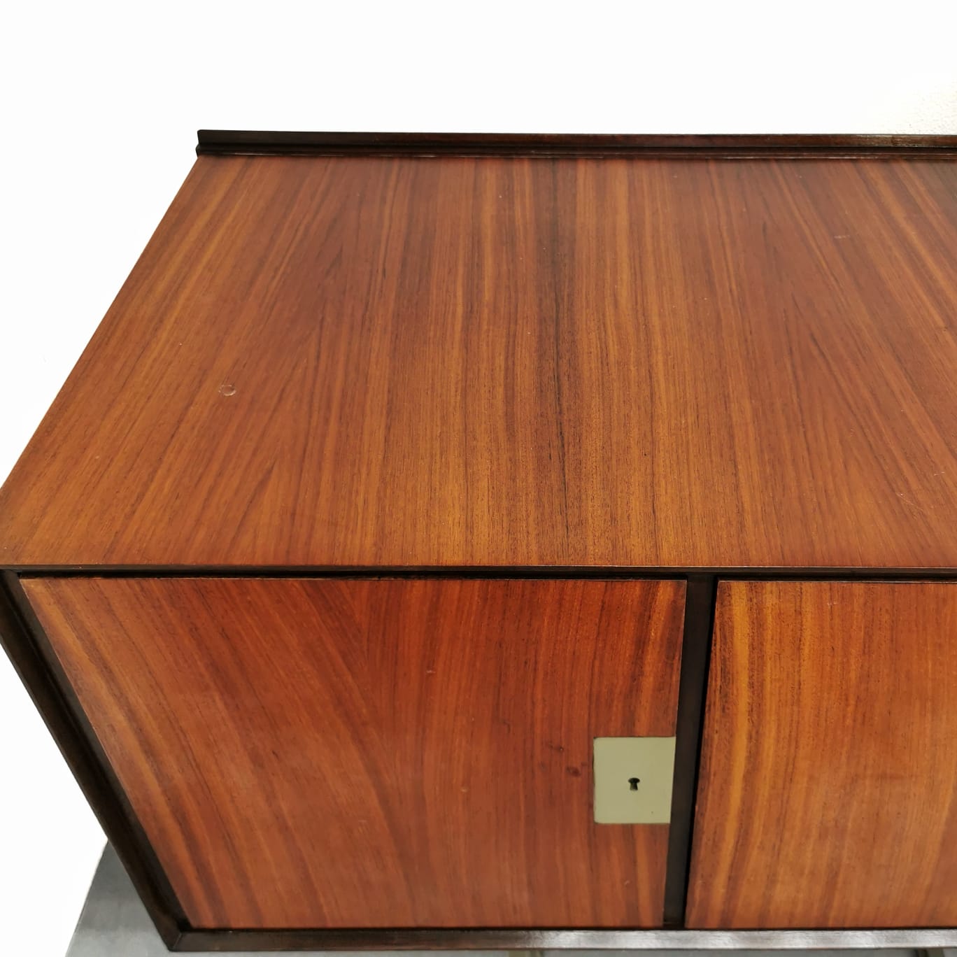 Sideboard Sospeso in teak Edmondo Palutari per Vittorio Dassi 1950's