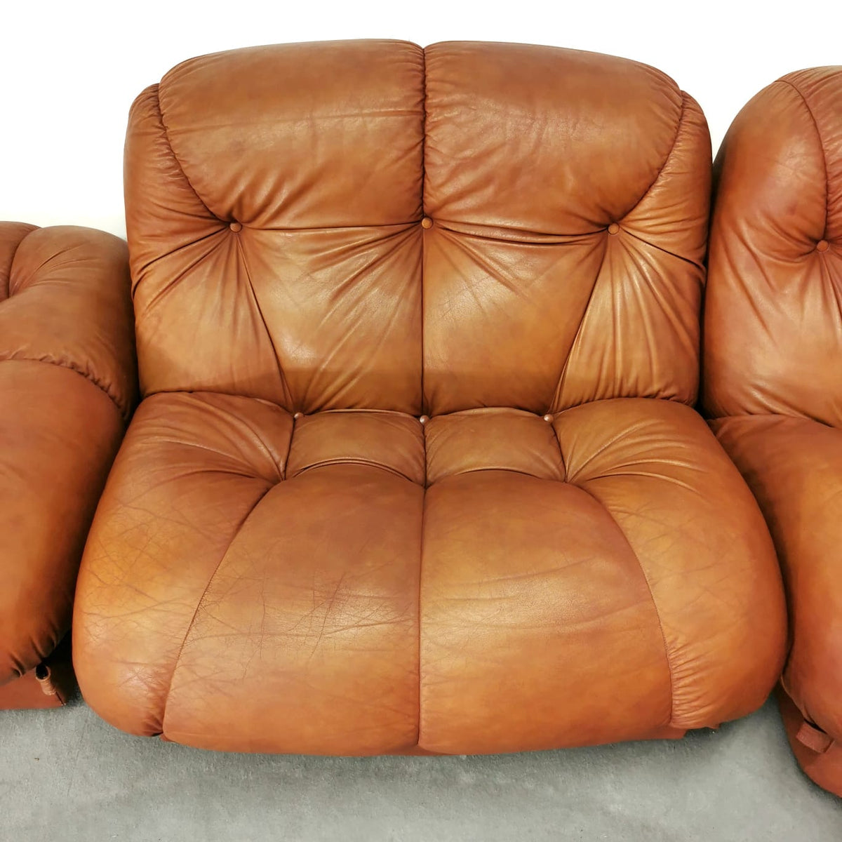 Modular sofa in leather, Nuvolone Rino Maturi by Mimo Design 1970s