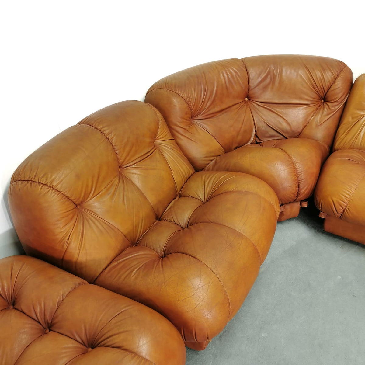 Modular sofa in leather, Nuvolone Rino Maturi by Mimo Design 1970s