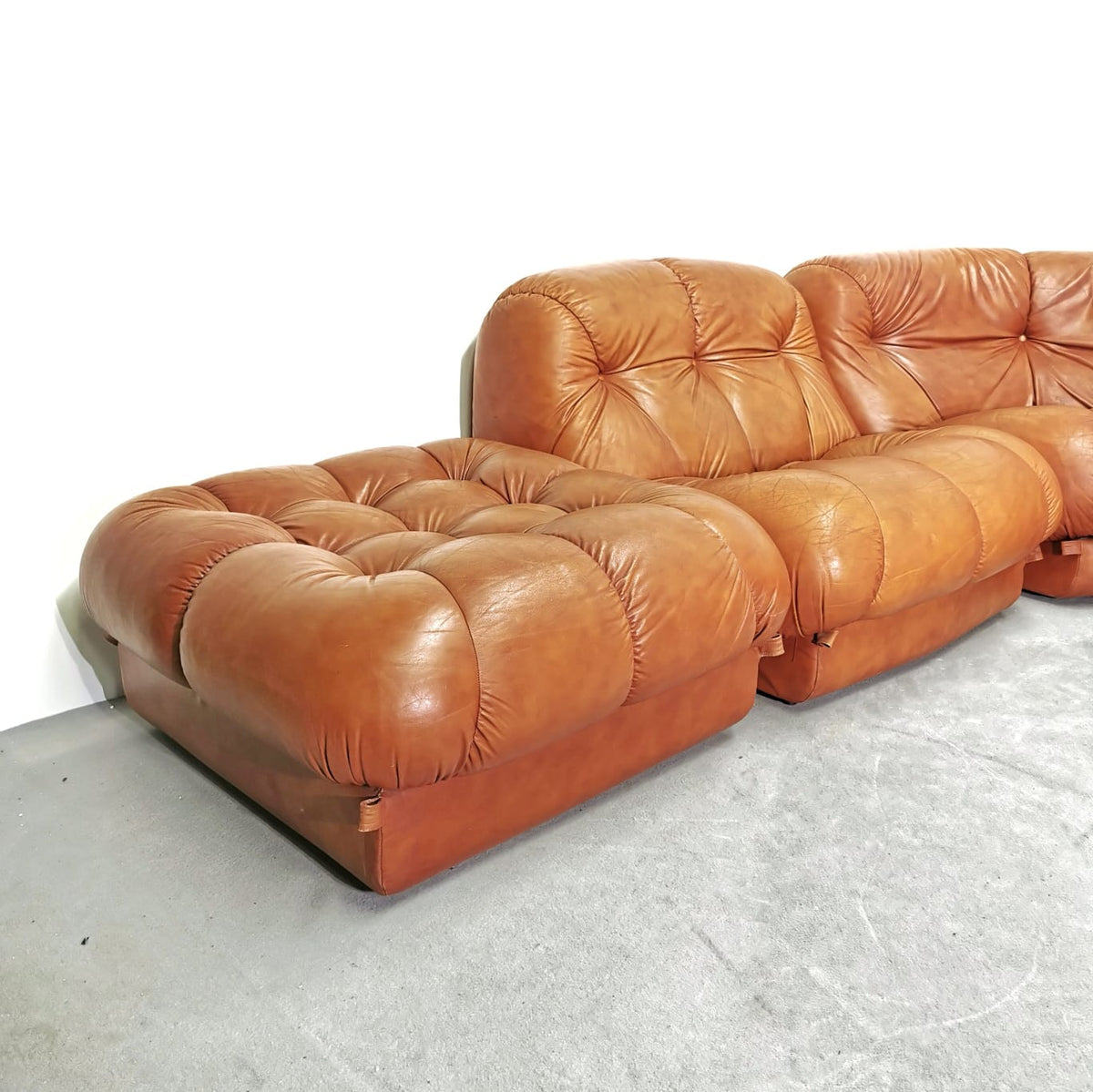 Modular sofa in leather, Nuvolone Rino Maturi by Mimo Design 1970s