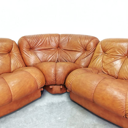 Modular sofa in leather, Nuvolone Rino Maturi by Mimo Design 1970s