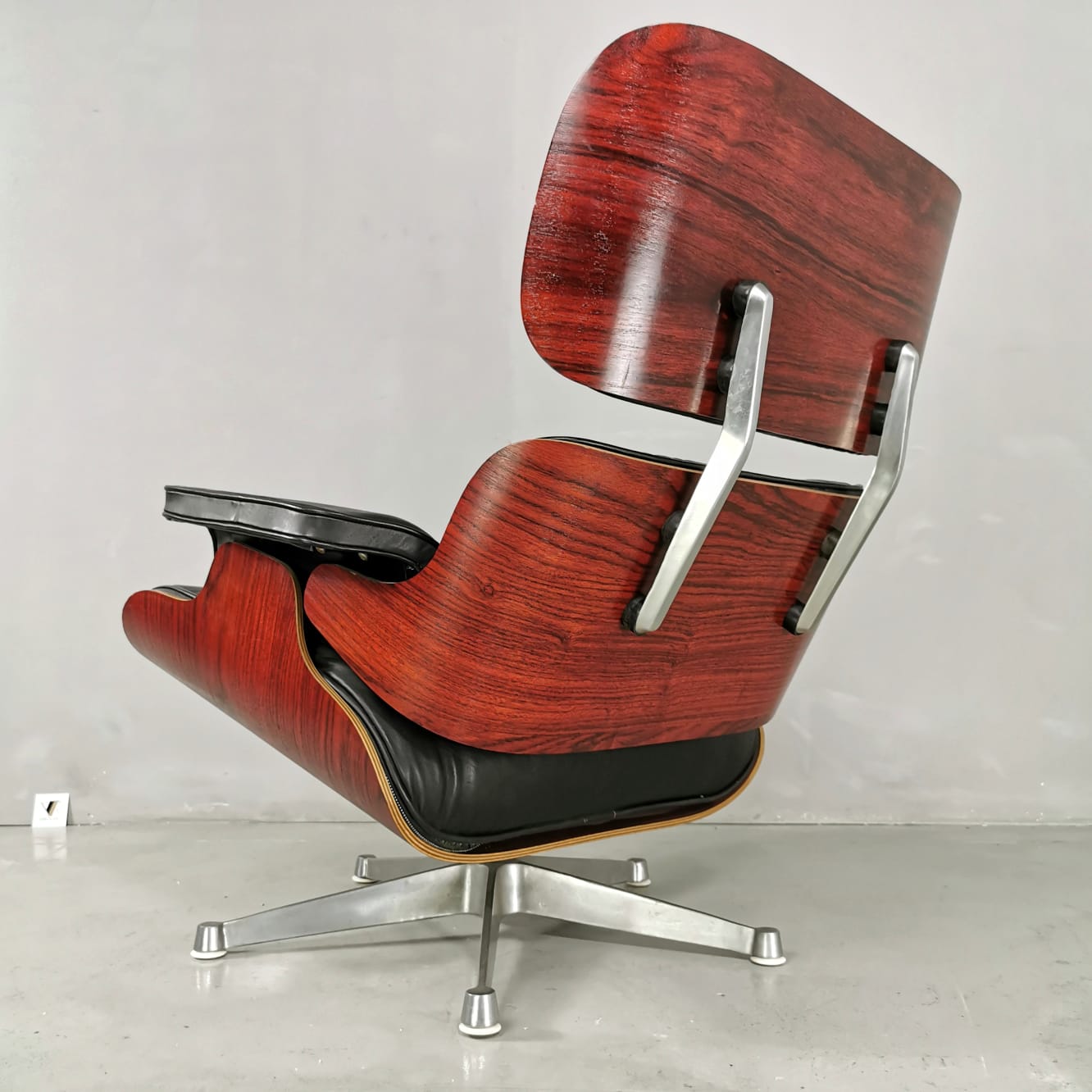 poltrona eames icf originale