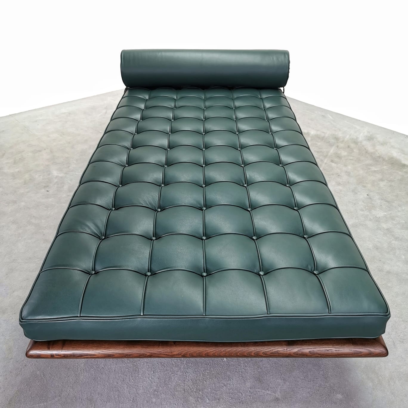 Day Bed Barcelona by Mies Van Der Rohe per Knoll (Pelle Verde)