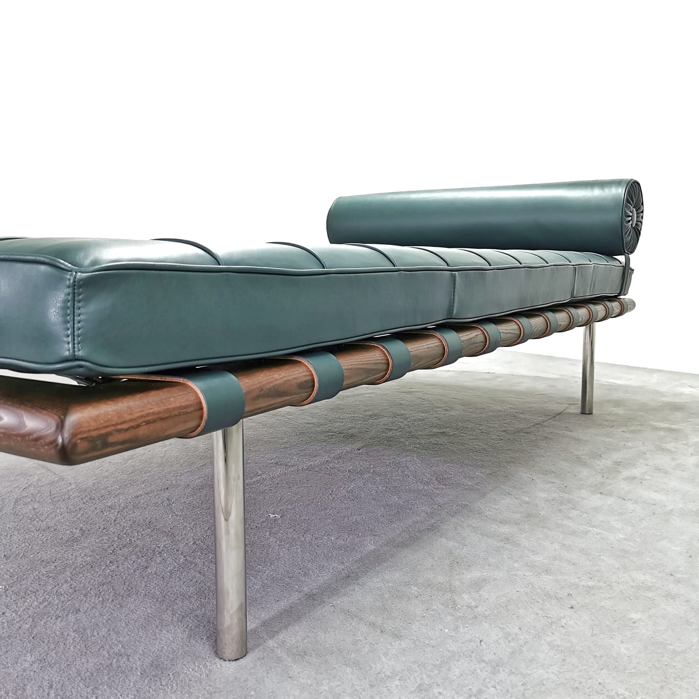 Day Bed Barcelona by Mies Van Der Rohe per Knoll (Pelle Verde)