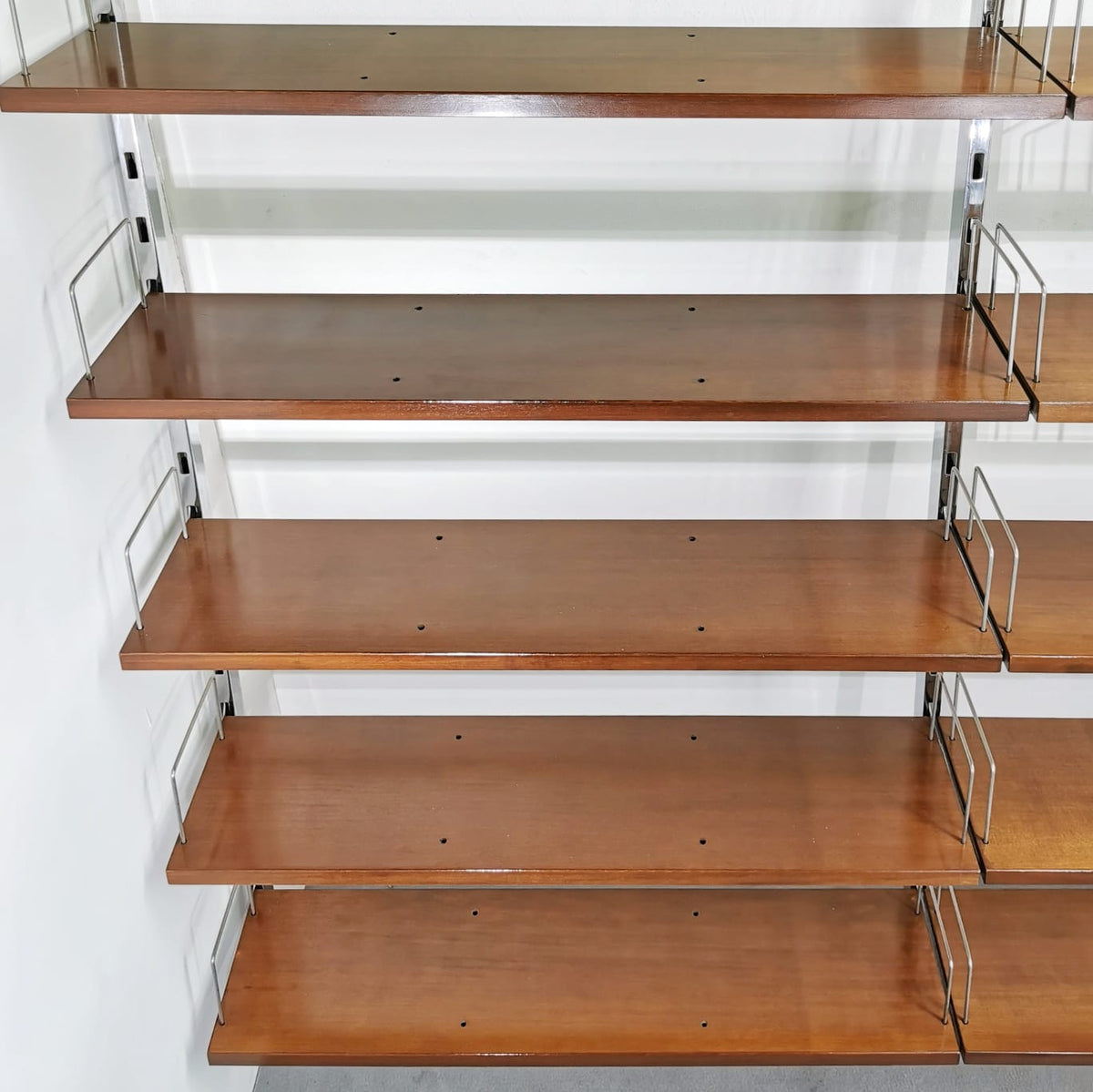 Libreria scaffalatura a muro in Teak e Acciaio disegnata da ICO Parisi e  prodotta da MIM  negli anni 60