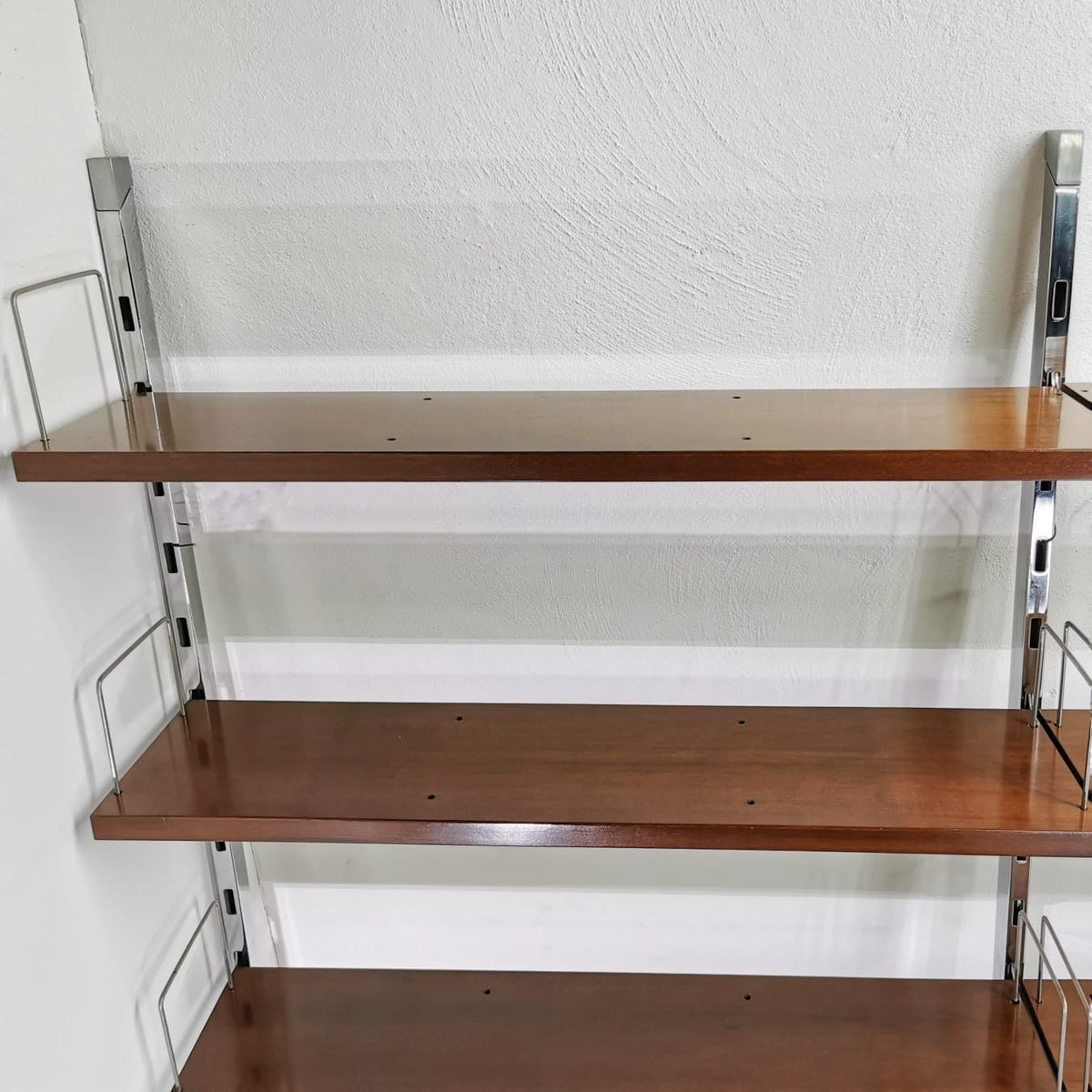 Libreria scaffalatura a muro in Teak e Acciaio disegnata da ICO Parisi e  prodotta da MIM  negli anni 60