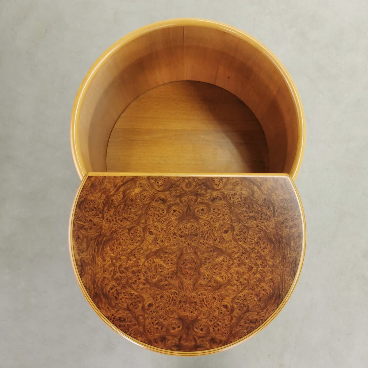Table de chevet – Table de bar Artona d’Afra et Tobia Scarpa pour Maxalto, années 70