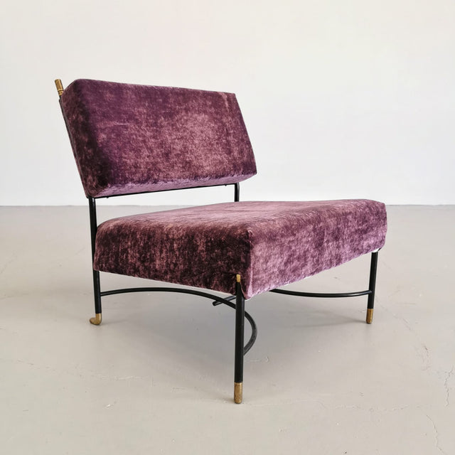 Fauteuil vintage des années 50 en velours violet