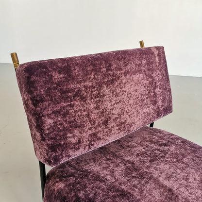 Fauteuil vintage des années 50 en velours violet