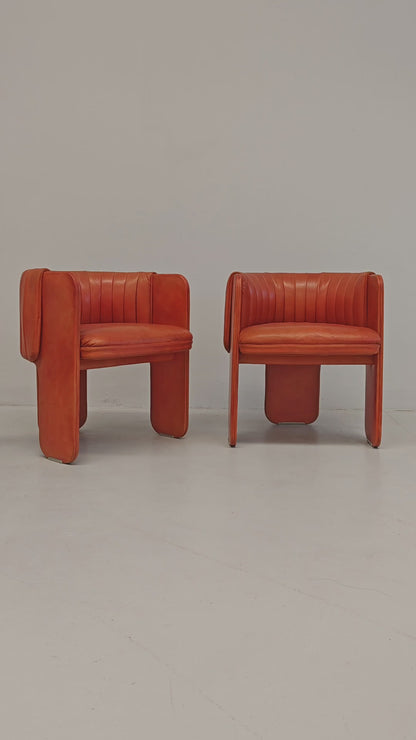 Coppia Poltrone a pozzetto in pelle mod. Dinette, Luigi Massoni per Poltrona Frau anni 70