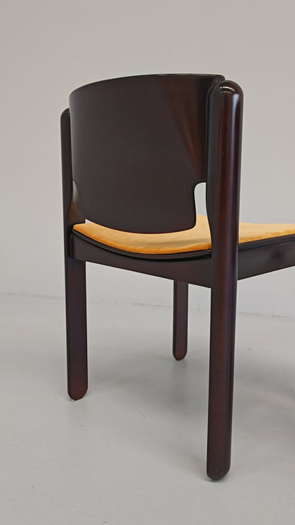 Ensemble de 4 chaises Modèle 122 Vico Magistretti pour Cassina, années 70