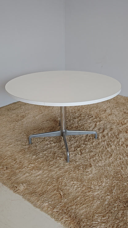 Tavolo tondo bianco Anna Ferreri per Anonima Castelli anni 60