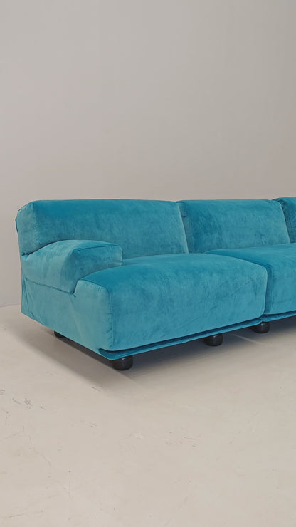 Divano modulare (8) velluto azzurro mod. Fiandra Vico Magistretti per Cassina anni 70/80