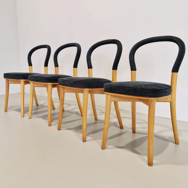 Lot de 4 chaises en bois et tissu bleu Cassina Göteborg, Erik Gunnar Asplund, années 80