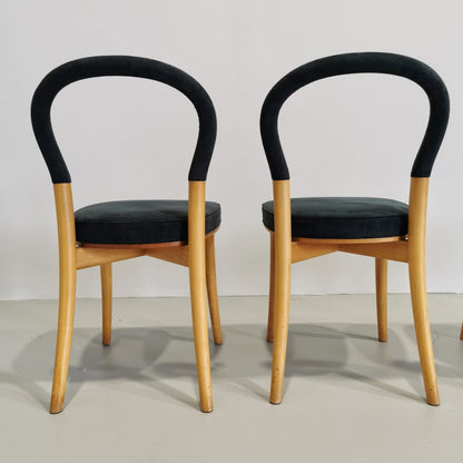 Lot de 4 chaises en bois et tissu bleu Cassina Göteborg, Erik Gunnar Asplund, années 80
