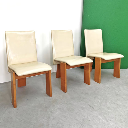 Ensemble de 6 chaises des années 70/80 en cuir beige et bois clair