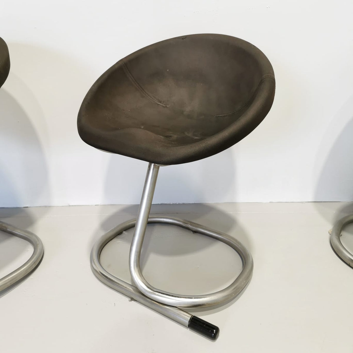 Lot de 4 tabourets ou chaises vintage des années 70, style Space Age, piètement en métal