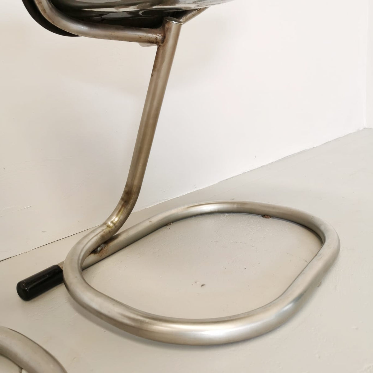 Lot de 4 tabourets ou chaises vintage des années 70, style Space Age, piètement en métal