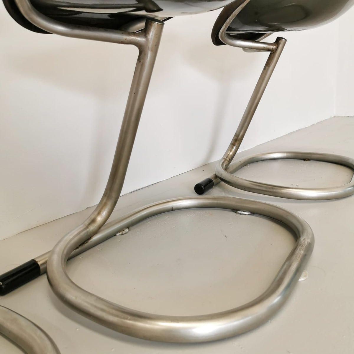 Lot de 4 tabourets ou chaises vintage des années 70, style Space Age, piètement en métal