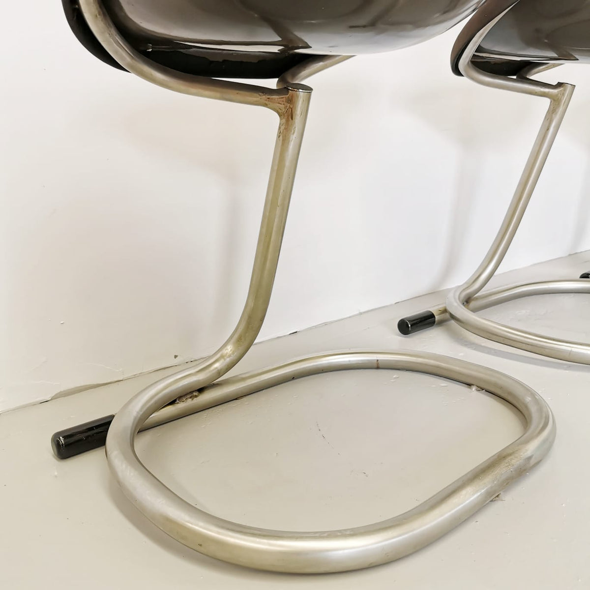 Lot de 4 tabourets ou chaises vintage des années 70, style Space Age, piètement en métal