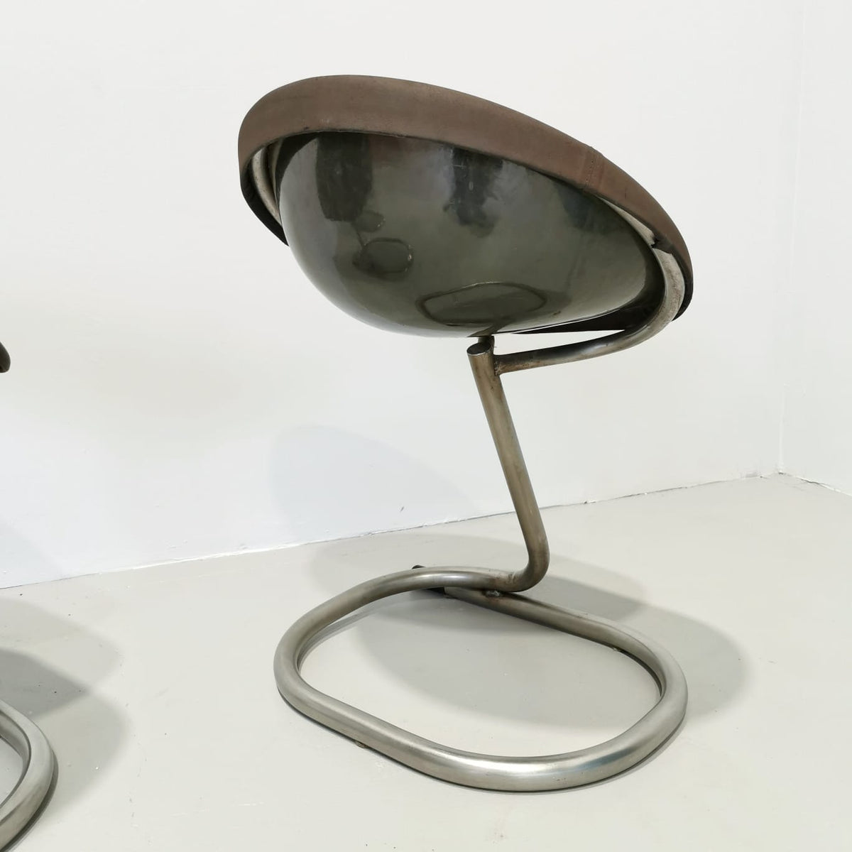 Lot de 4 tabourets ou chaises vintage des années 70, style Space Age, piètement en métal