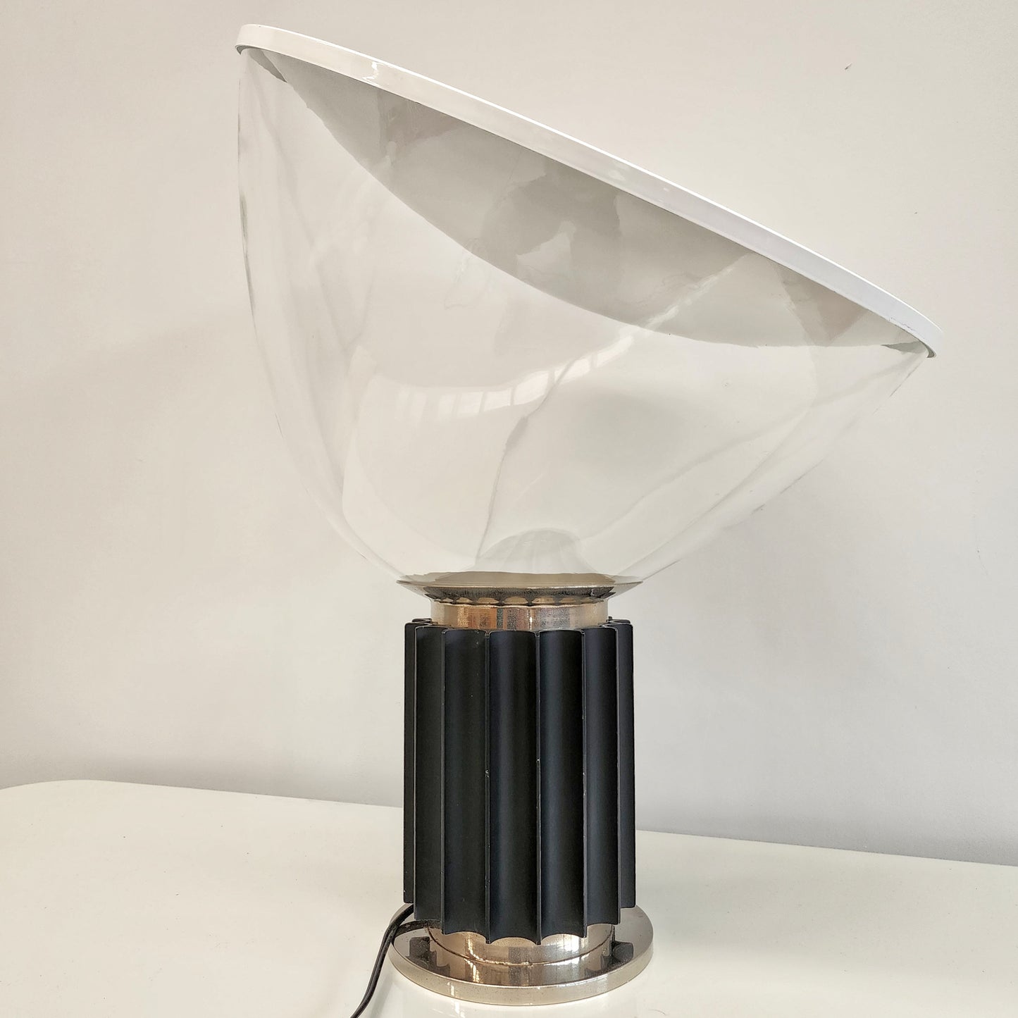 Lampada da tavolo mod Taccia Castiglioni per Flos 1960's