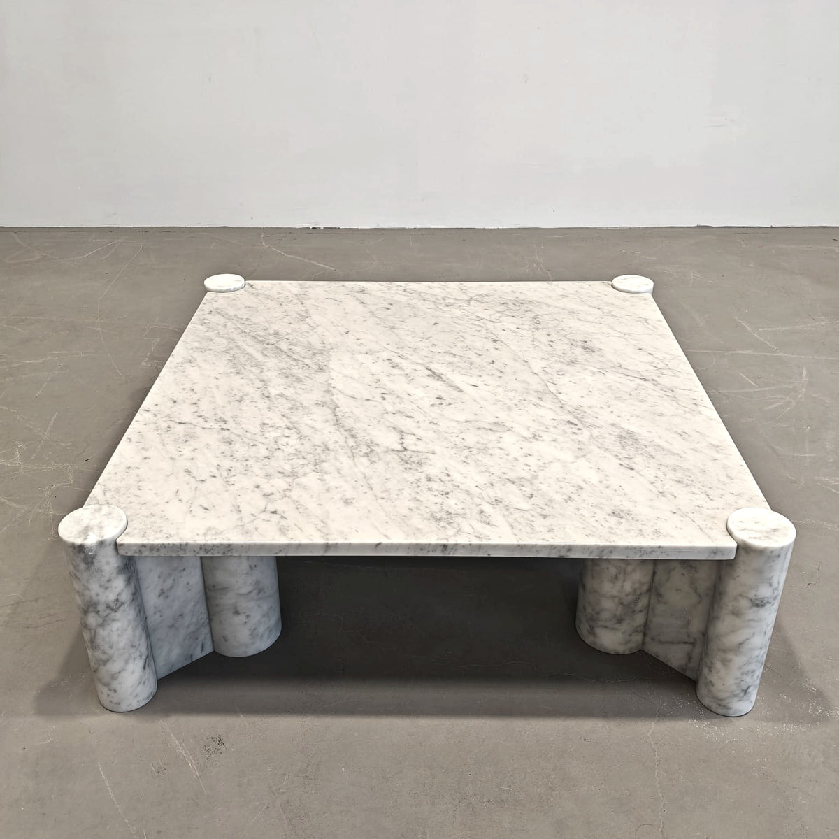 Table basse Jumbo en marbre, Gae Aulenti pour Knoll.