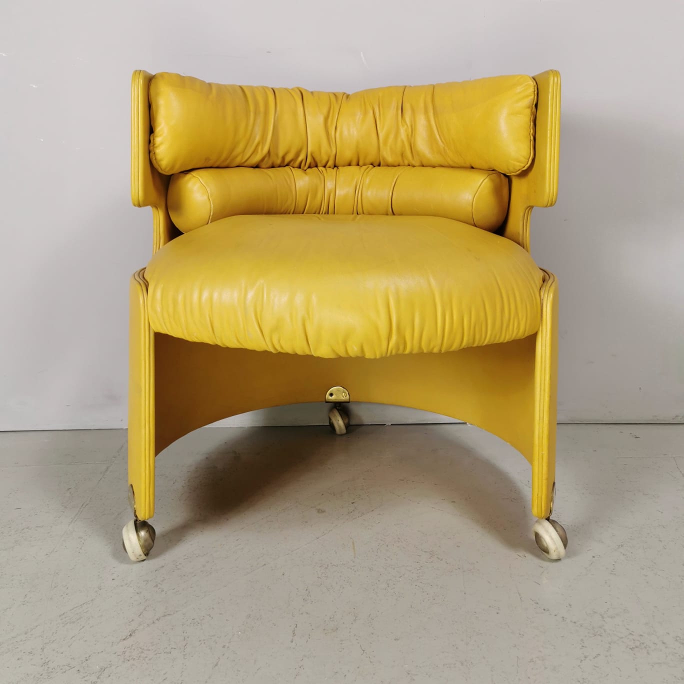 Luigi Massoni armchair and pouf in leather for Frau 1970's