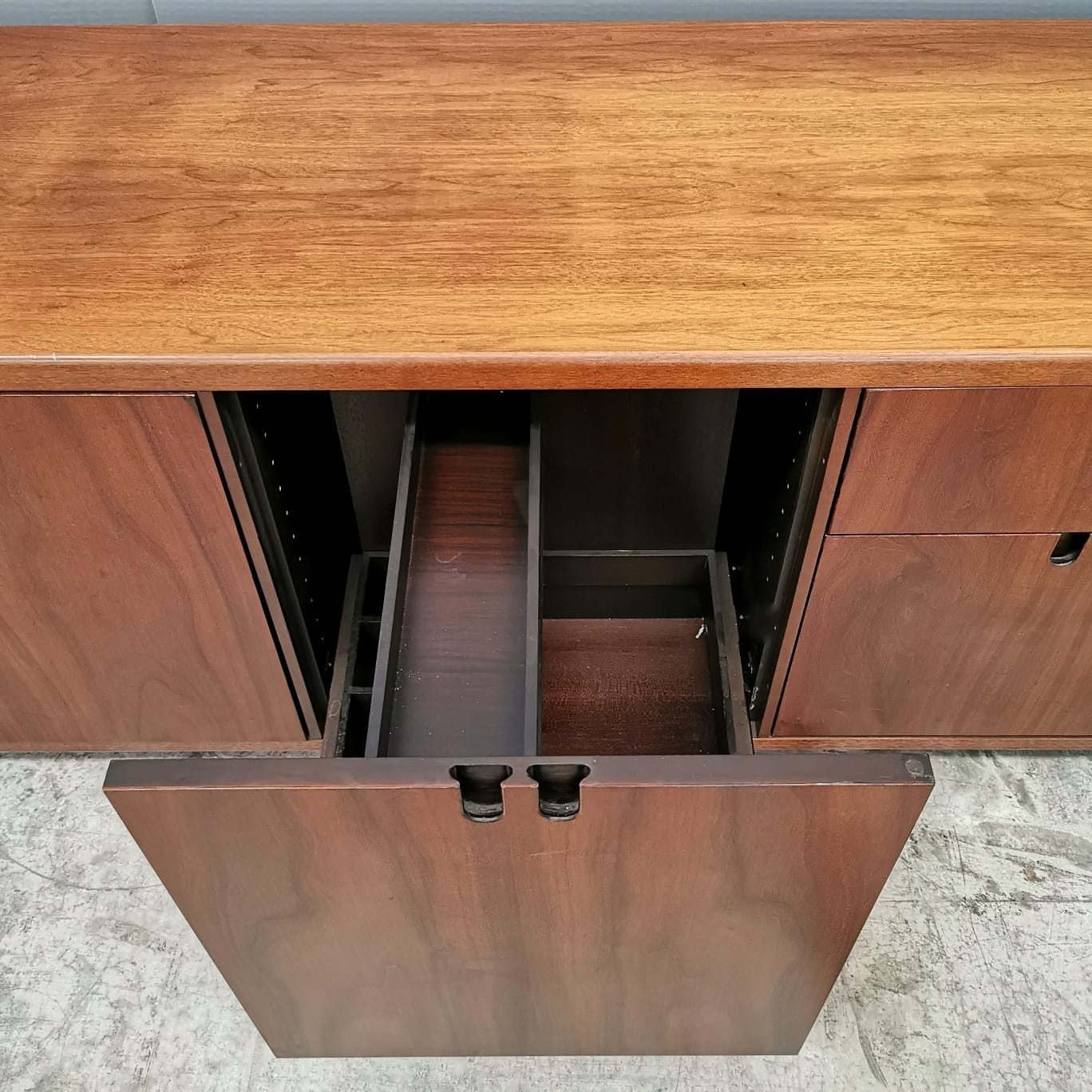 Sideboard Cabinet Bar in Noce Framar anni 70