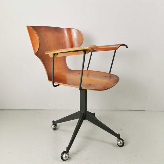 Carlo Ratti swivel chair from the 1950s